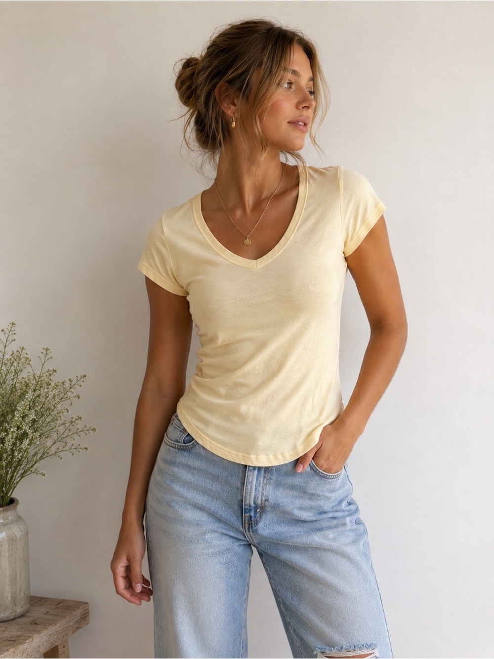 Abercrombie & Fitch V-Neck Short Sleeve Tee Pale Butter Yellow